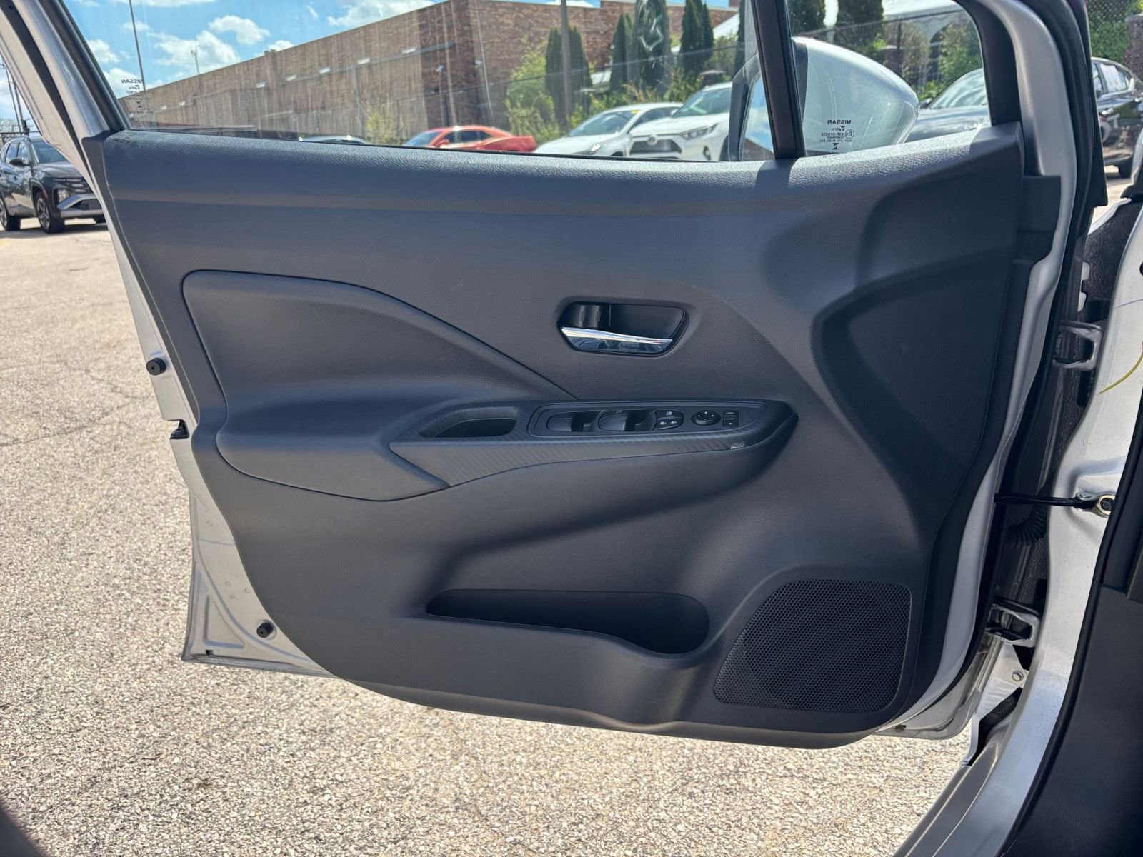 Used 2025 Nissan Versa SV FWD image 18