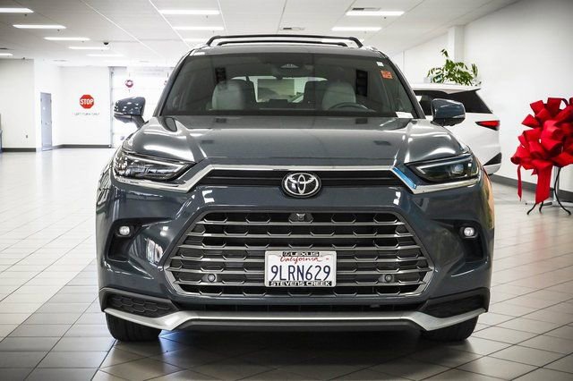 Used 2024 Toyota Grand Highlander AWD Hybrid image 4