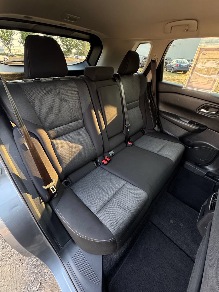 Used 2025 Nissan Rogue SV FWD image 25
