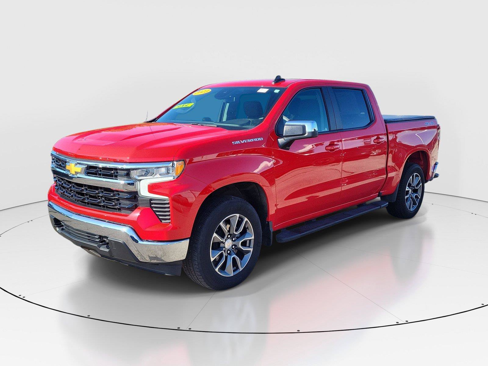 Used 2023 Chevrolet Silverado 1500 LT AWD/4WD image 2