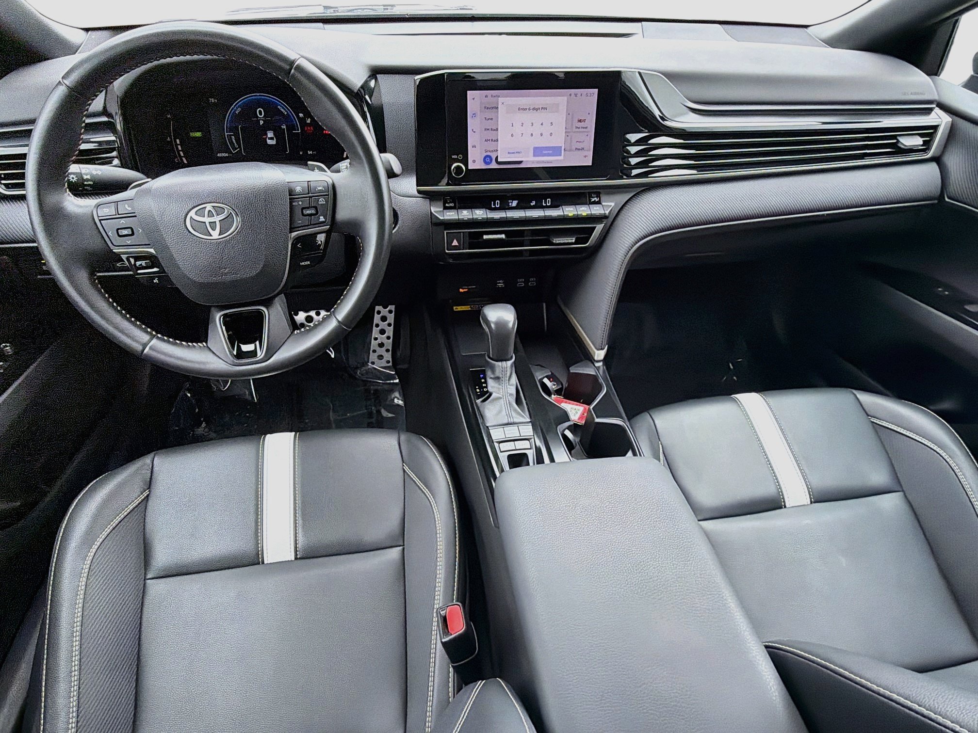 Used 2025 Toyota Camry SE FWD image 15