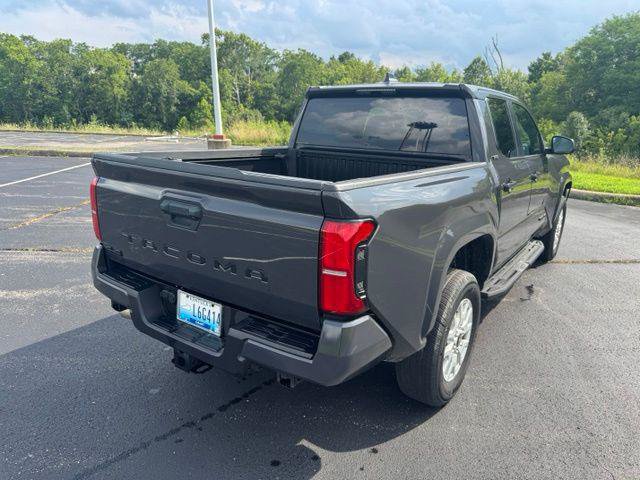 Certified 2024 Toyota Tacoma SR5 AWD/4WD image 3