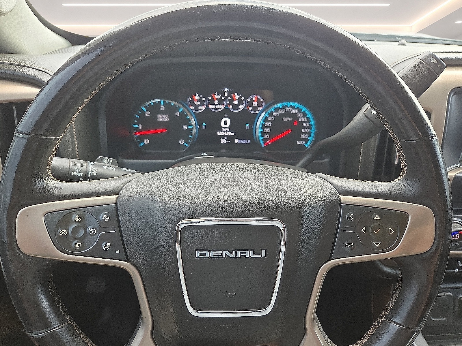 Used 2017 GMC Sierra 2500 Denali w/ Suspension Package, Off-Road AWD/4WD image 4
