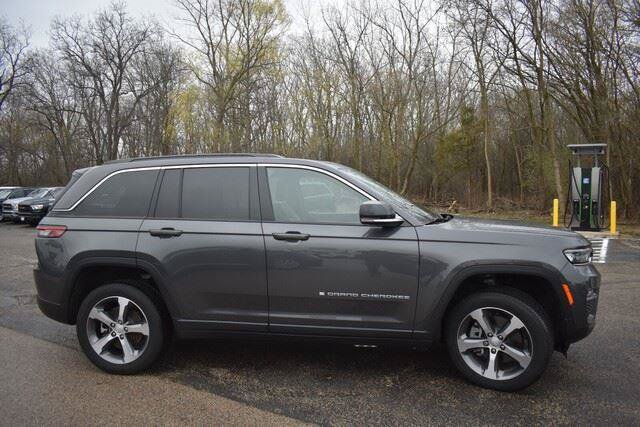 New 2024 Jeep Grand Cherokee Limited 4xe w/ Trailer Tow Package AWD/4WD image 9
