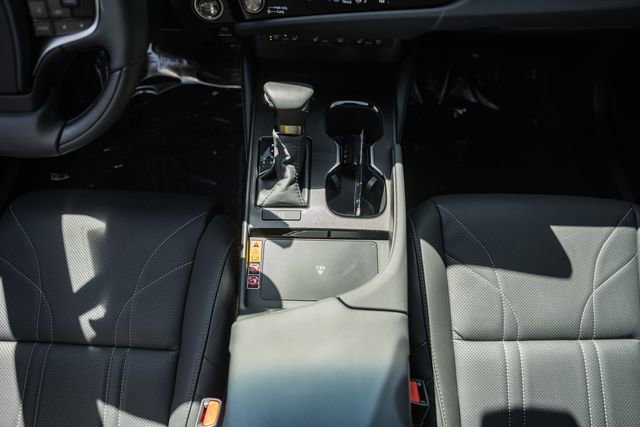 Used 2024 Lexus ES 350 Ultra Luxury w/ Accessory Package (Z2) FWD image 28