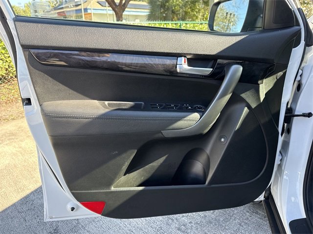 Used 2014 Kia Sorento LX image 13