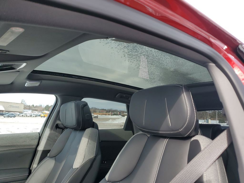 New 2026 Cadillac Optiq Luxury 1 image 18