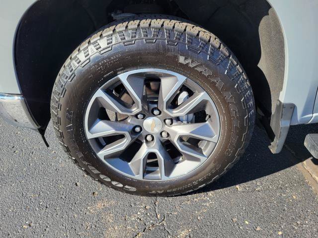 Used 2024 Chevrolet Silverado 1500 LT AWD/4WD image 5