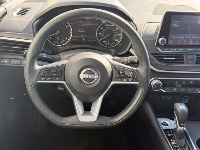 Used 2025 Nissan Altima 2.5 SV FWD image 18