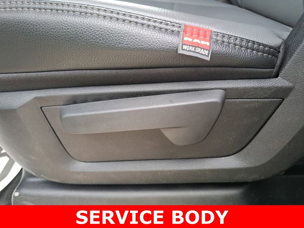 Used 2024 RAM 2500 Tradesman w/ Chrome Appearance Group image 28