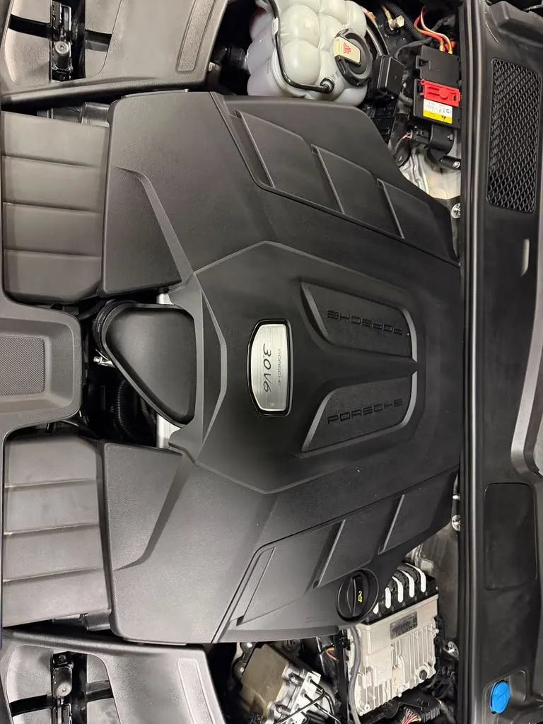 Used 2021 Porsche Cayenne AWD/4WD image 27