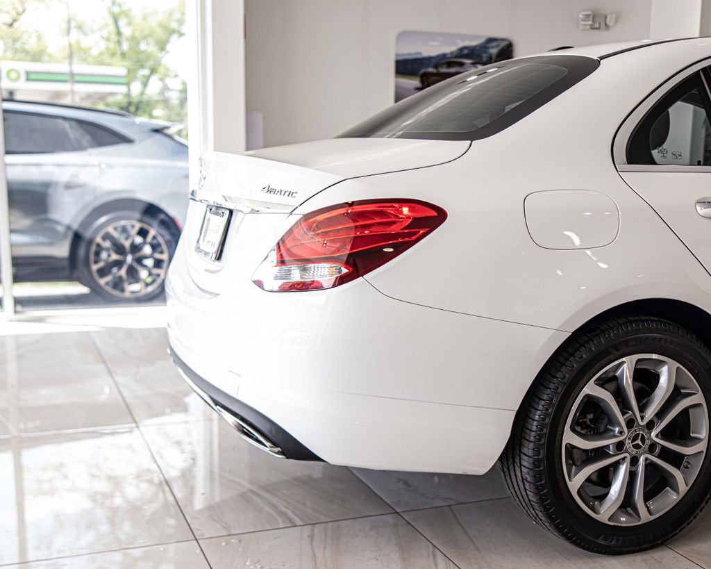 Used 2018 Mercedes-Benz C 300 4MATIC Sedan image 12
