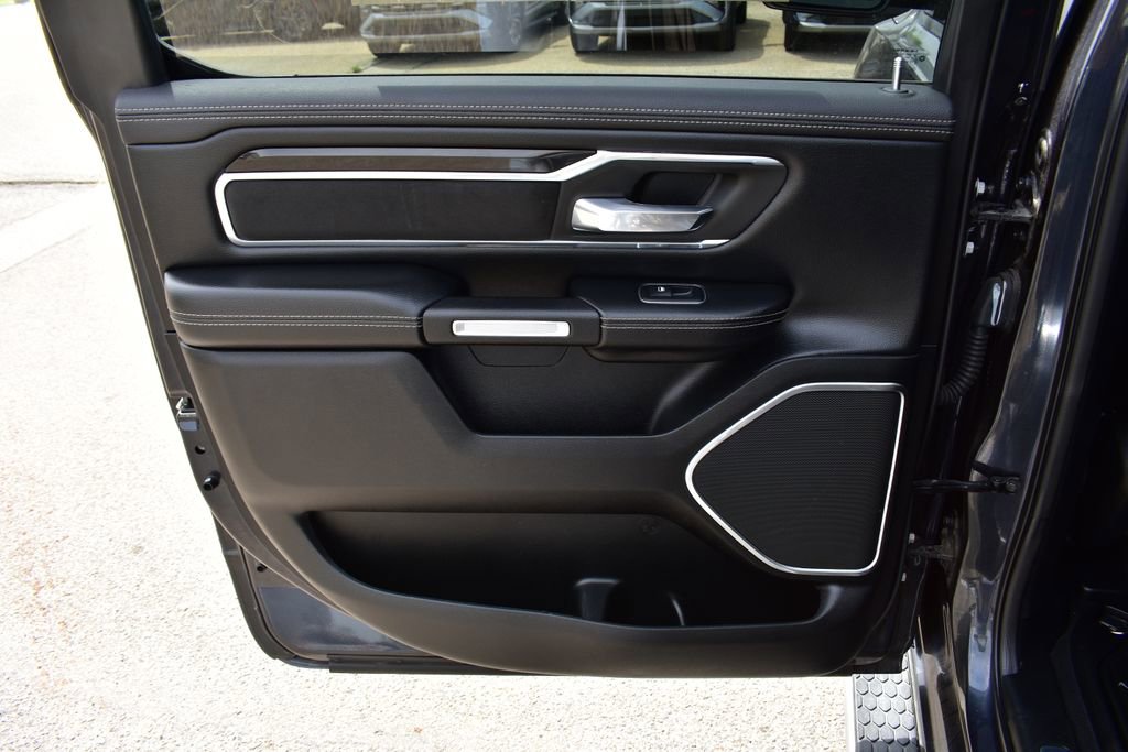 Used 2019 RAM 1500 Laramie AWD/4WD image 23