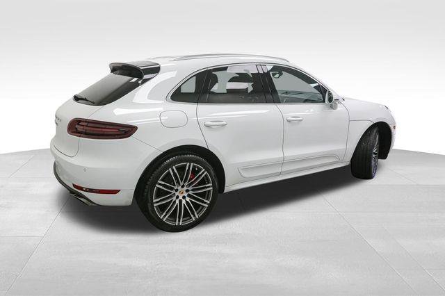Used 2018 Porsche Macan Turbo image 8
