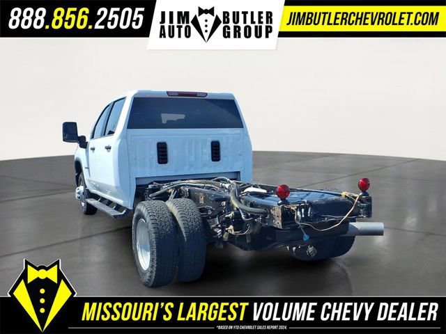 Used 2024 Chevrolet Silverado 3500 W/T AWD/4WD image 2