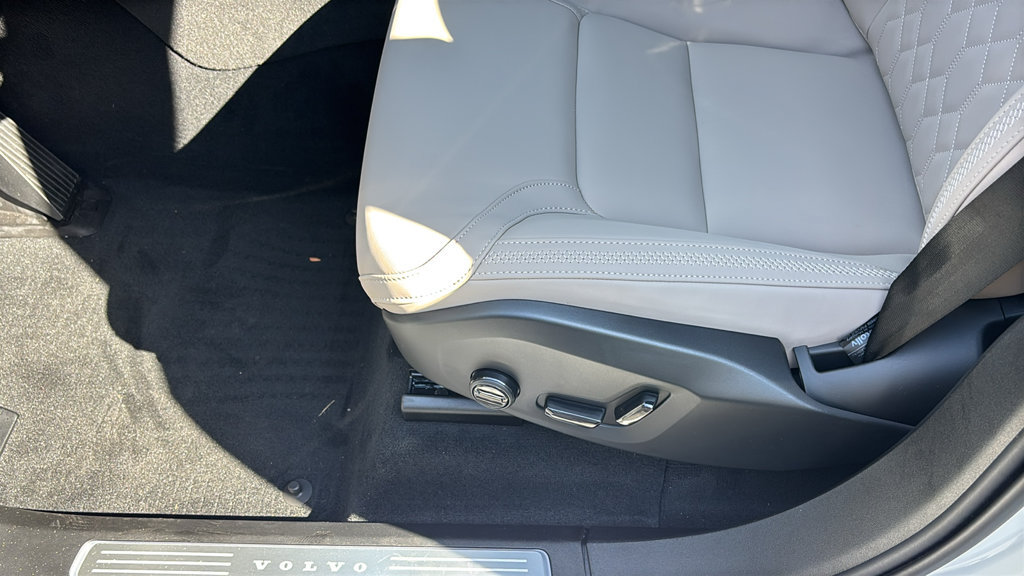 New 2027 Volvo XC90 T8 Plus AWD/4WD image 25