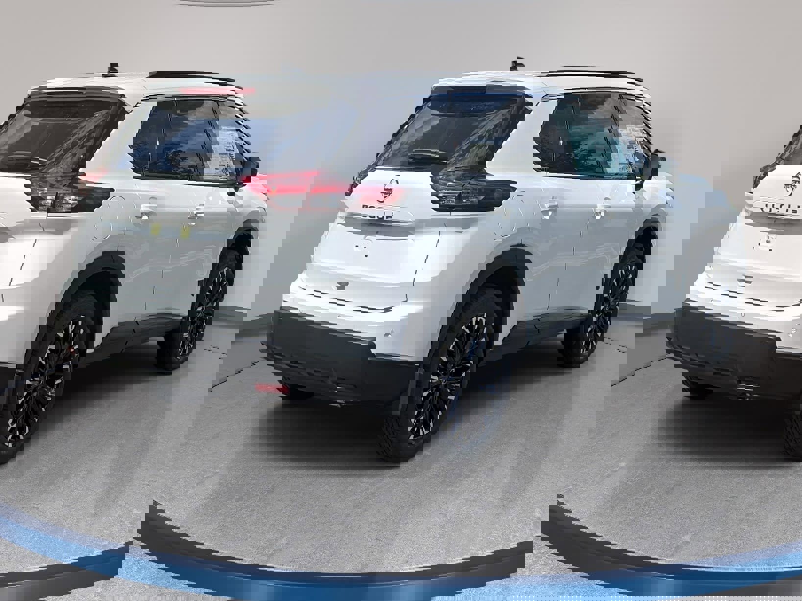 New 2026 Nissan Rogue Dark Armor image 5