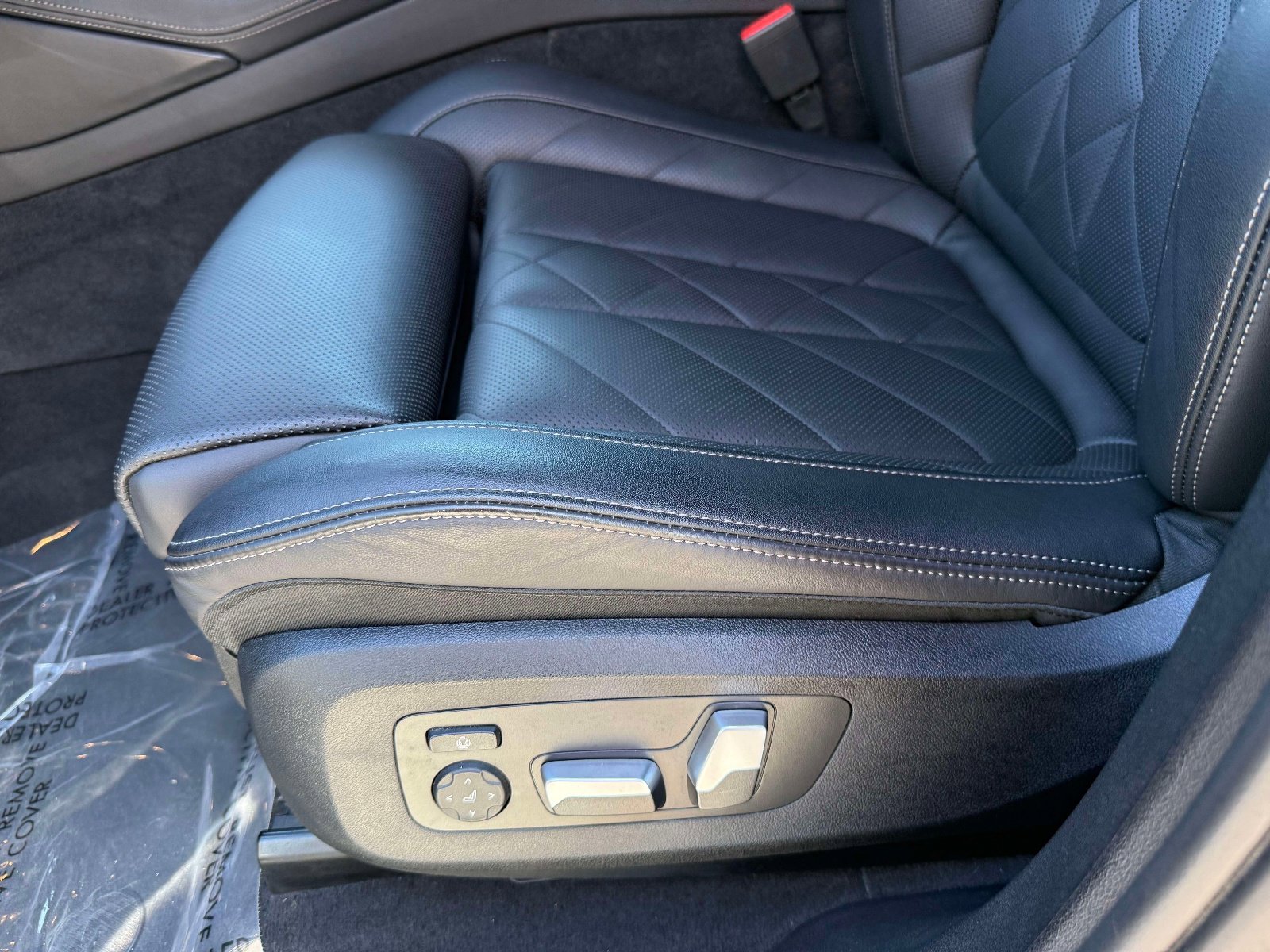 Used 2024 BMW X6 M60i AWD/4WD image 40