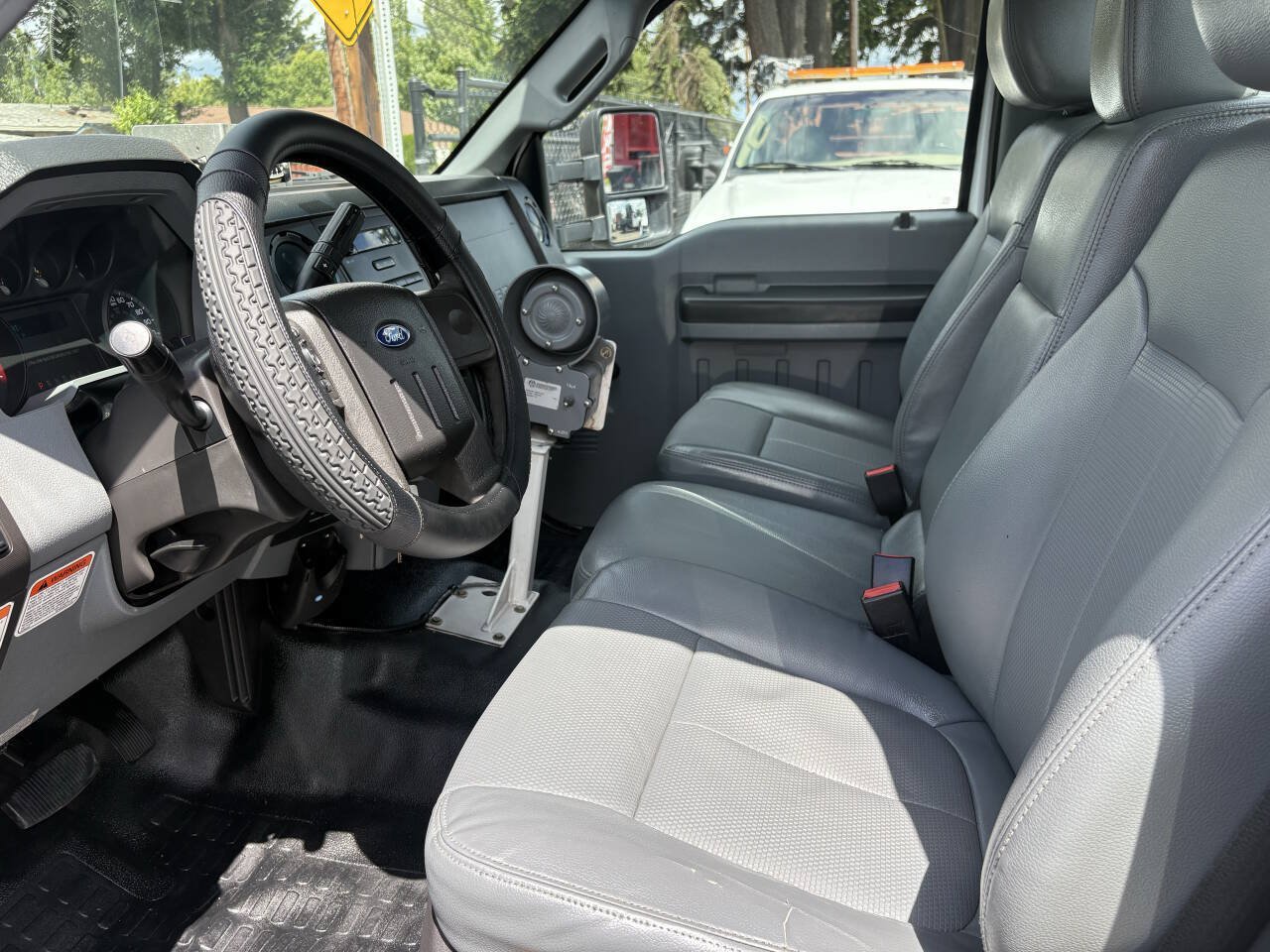 Used 2016 Ford F550 Luxury w/ Snow Plow Prep Package RWD image 30