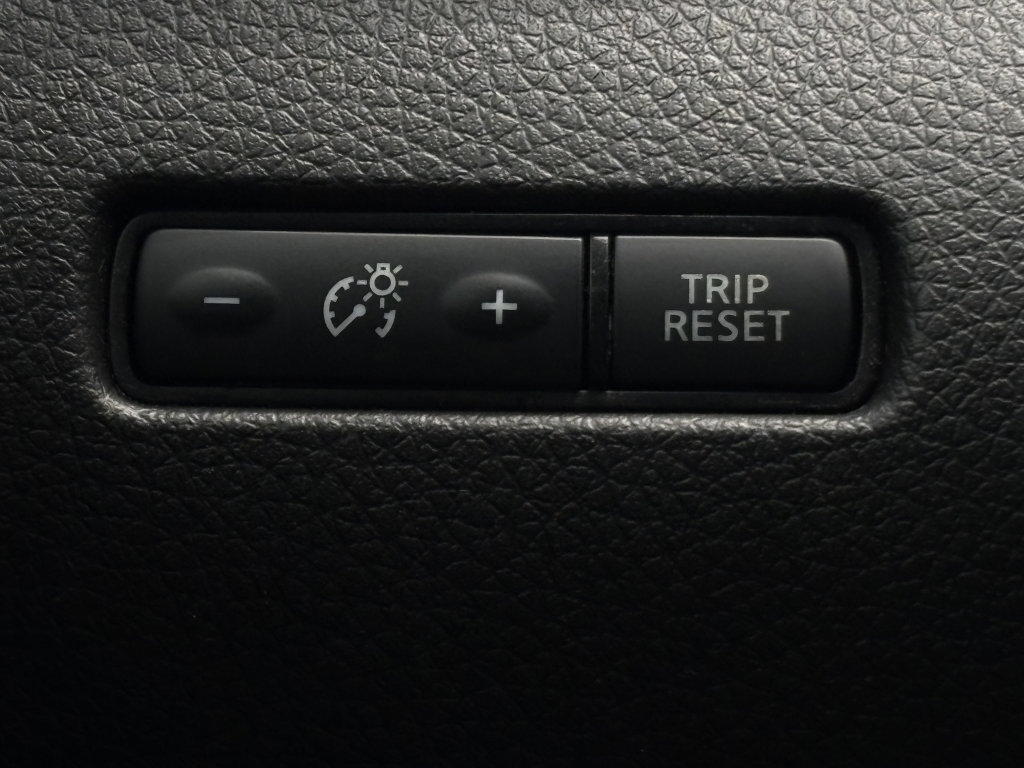 Used 2021 Nissan Rogue Sport S FWD image 13