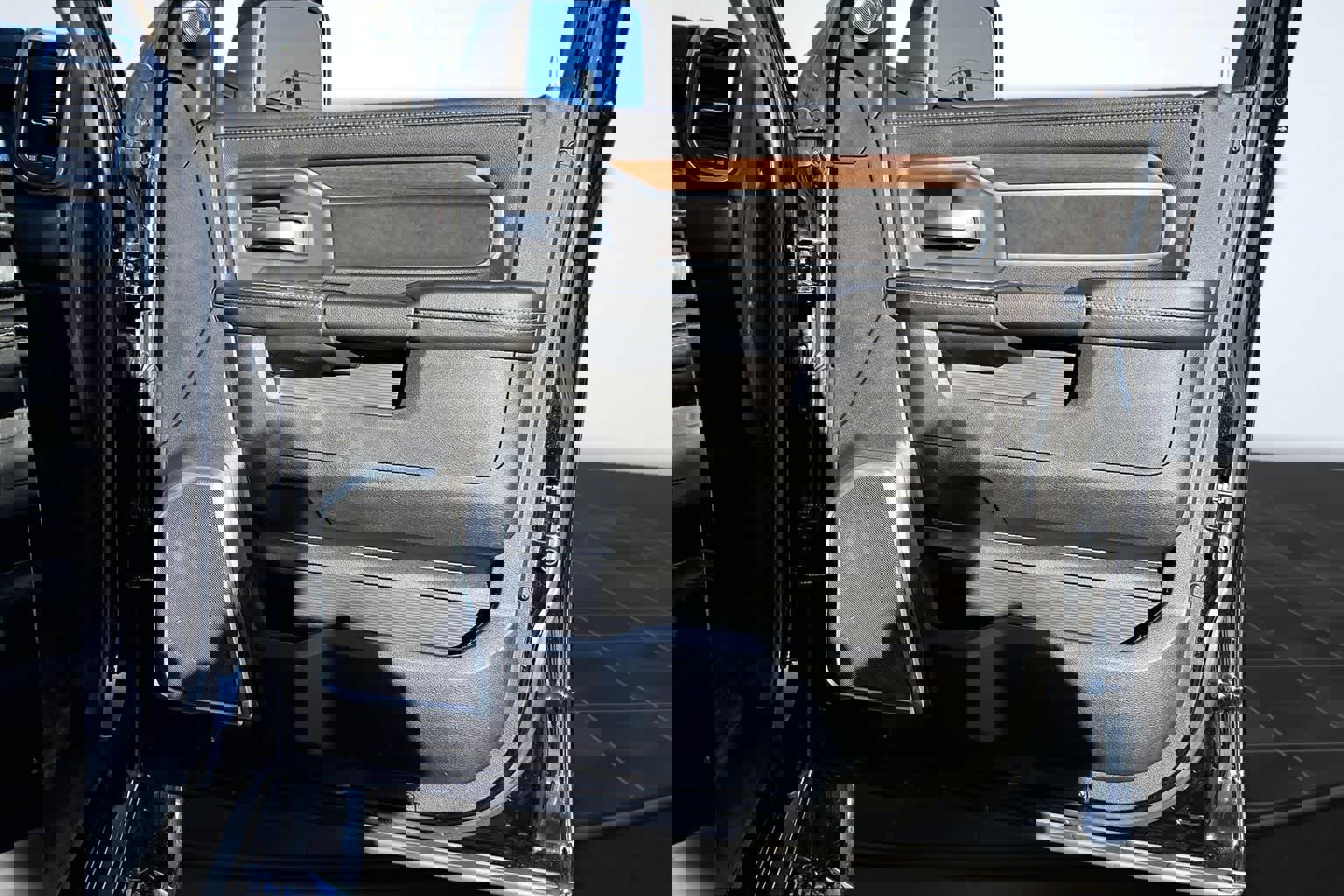 Used 2024 RAM 2500 Laramie w/ Safety Group image 29