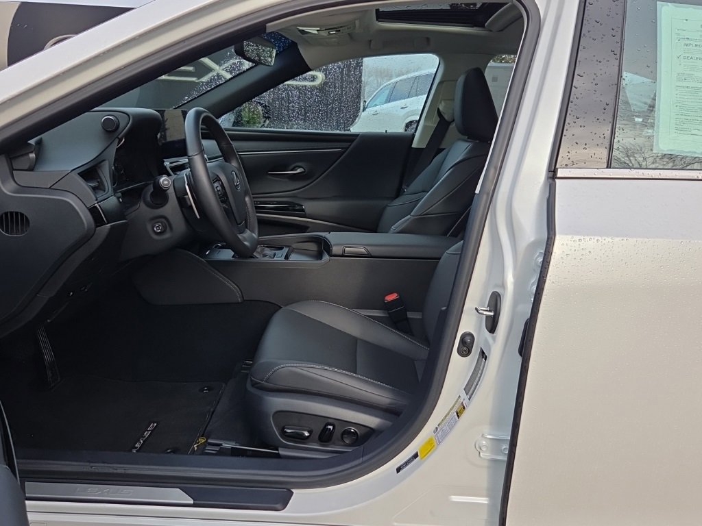 Certified 2024 Lexus ES 350 w/ Premium Package image 4