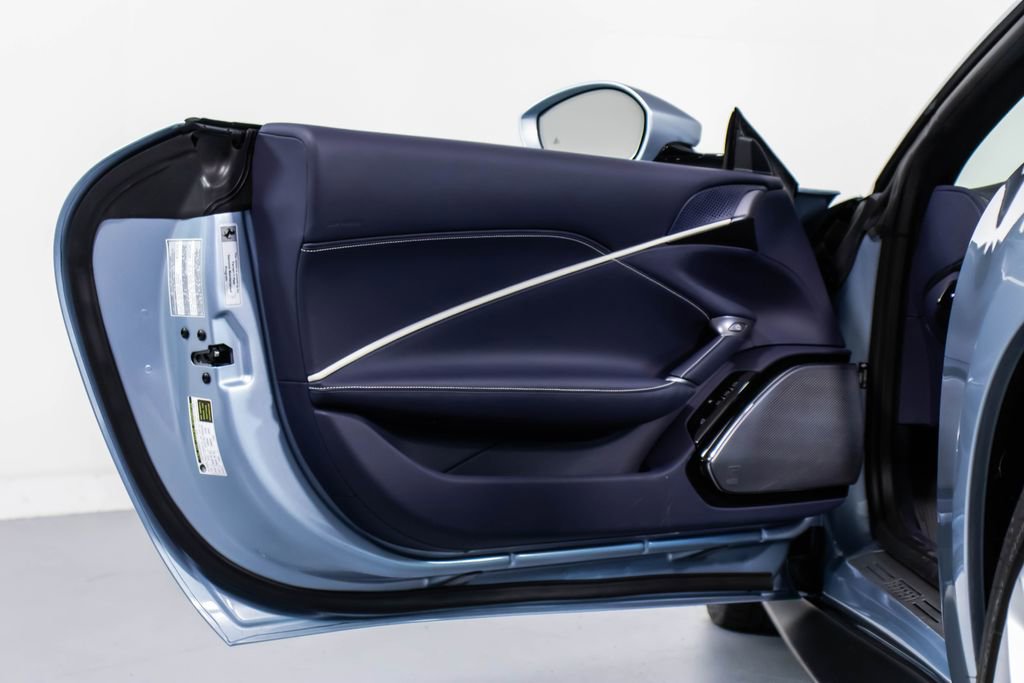 Certified 2025 Ferrari Roma Spider RWD image 35