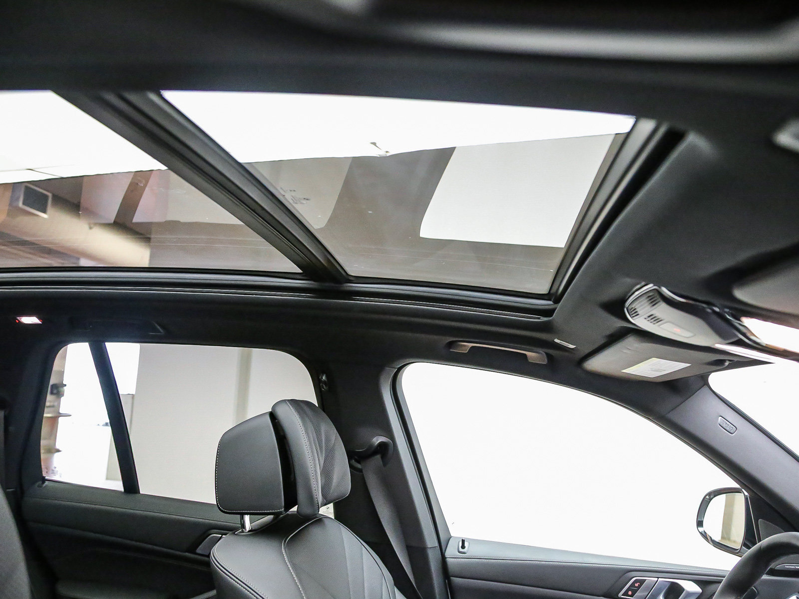 Used 2026 BMW X5 sDrive40i w/ M Sport Package RWD image 18