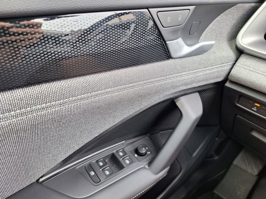 New 2025 Volkswagen Tiguan S image 24