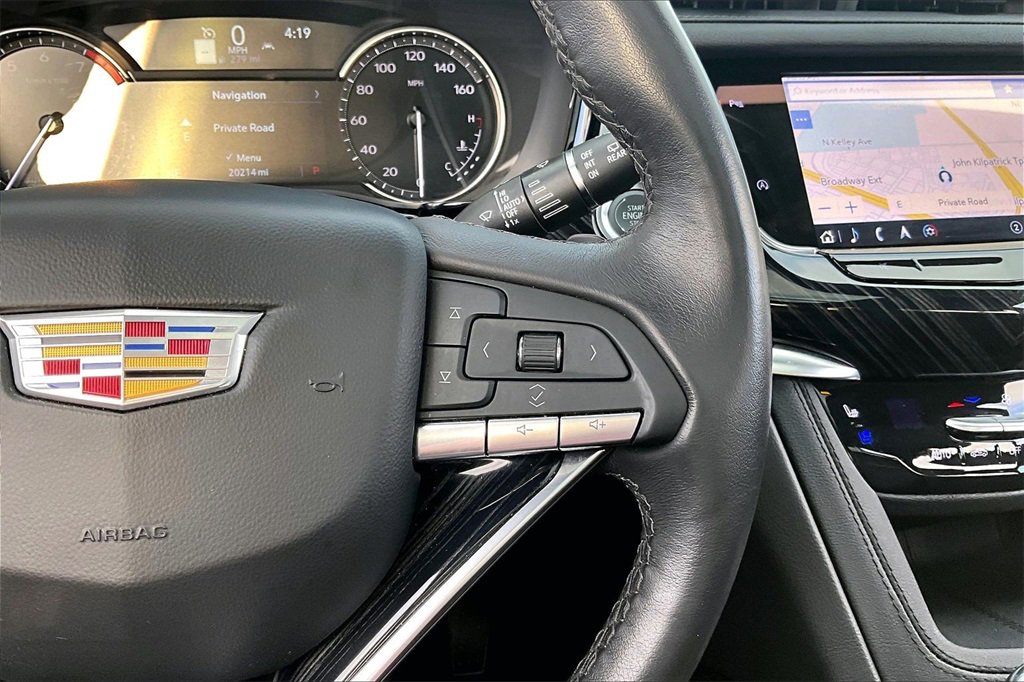 Used 2025 Cadillac XT6 Premium Luxury image 21