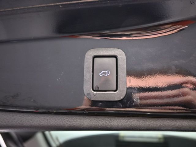 Used 2017 Toyota Highlander Limited AWD/4WD image 32