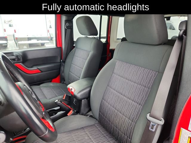 Used 2012 Jeep Wrangler Unlimited Sahara image 22
