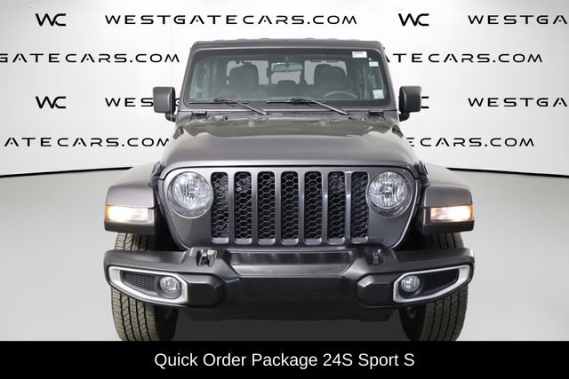 Used 2023 Jeep Gladiator Sport AWD/4WD image 2