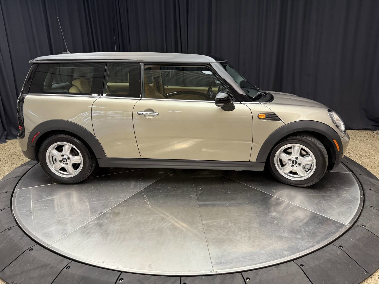Used 2009 MINI Cooper Clubman Hardtop image 8