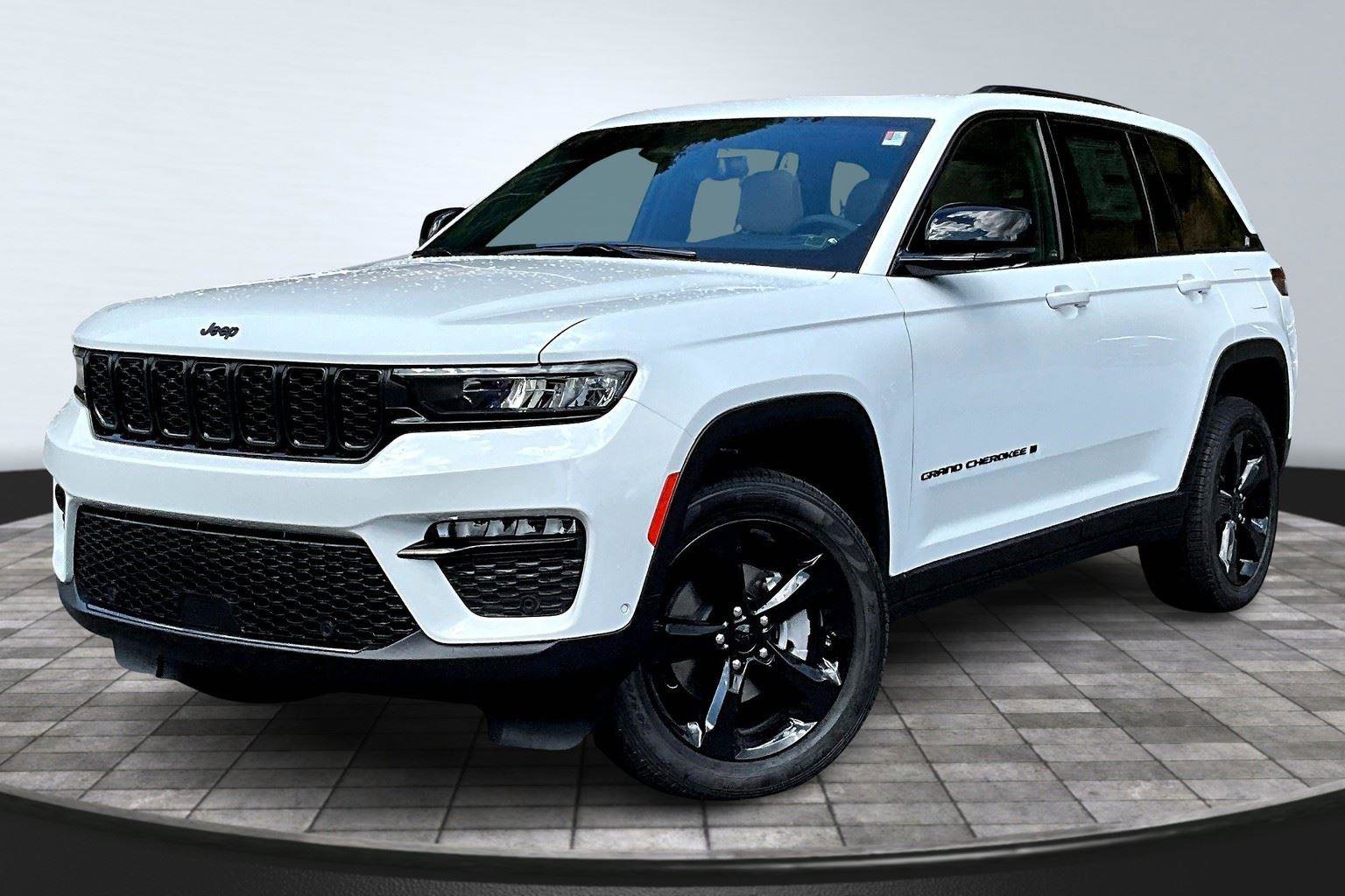 New 2025 Jeep Grand Cherokee Limited w/ Luxury Tech Group II AWD/4WD image 2