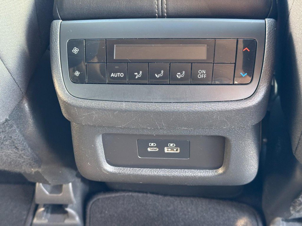 Used 2022 Nissan Pathfinder SV w/ SV Premium Package image 17