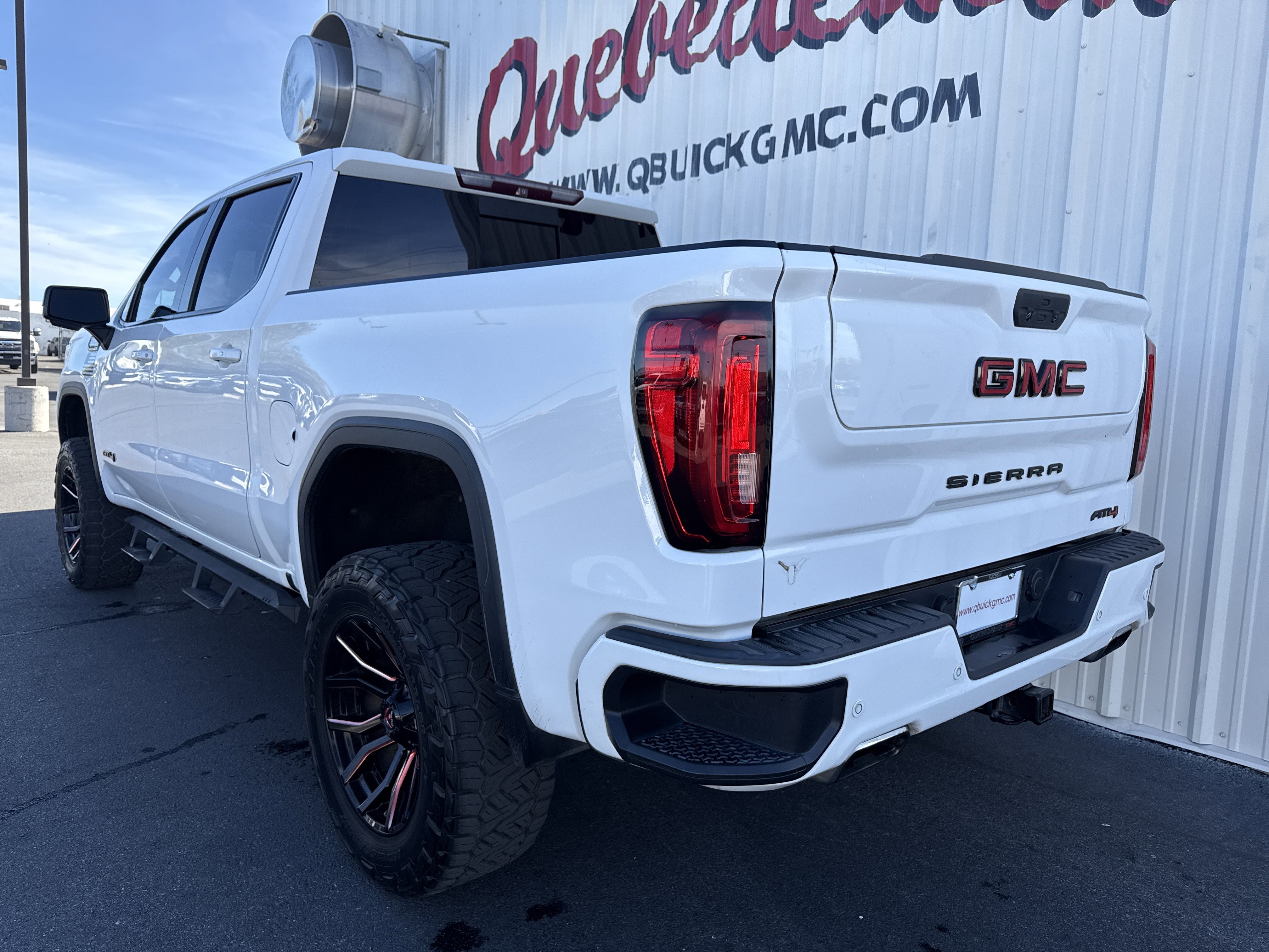 Used 2019 GMC Sierra 1500 AT4 w/ AT4 Premium Package image 18