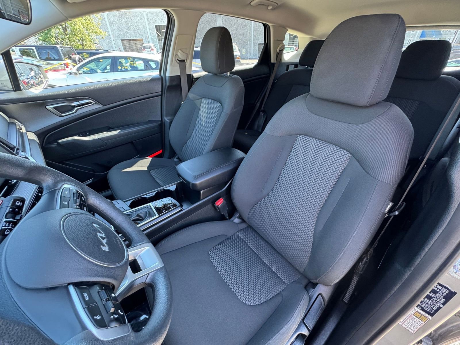 Used 2025 Kia Sportage LX image 35