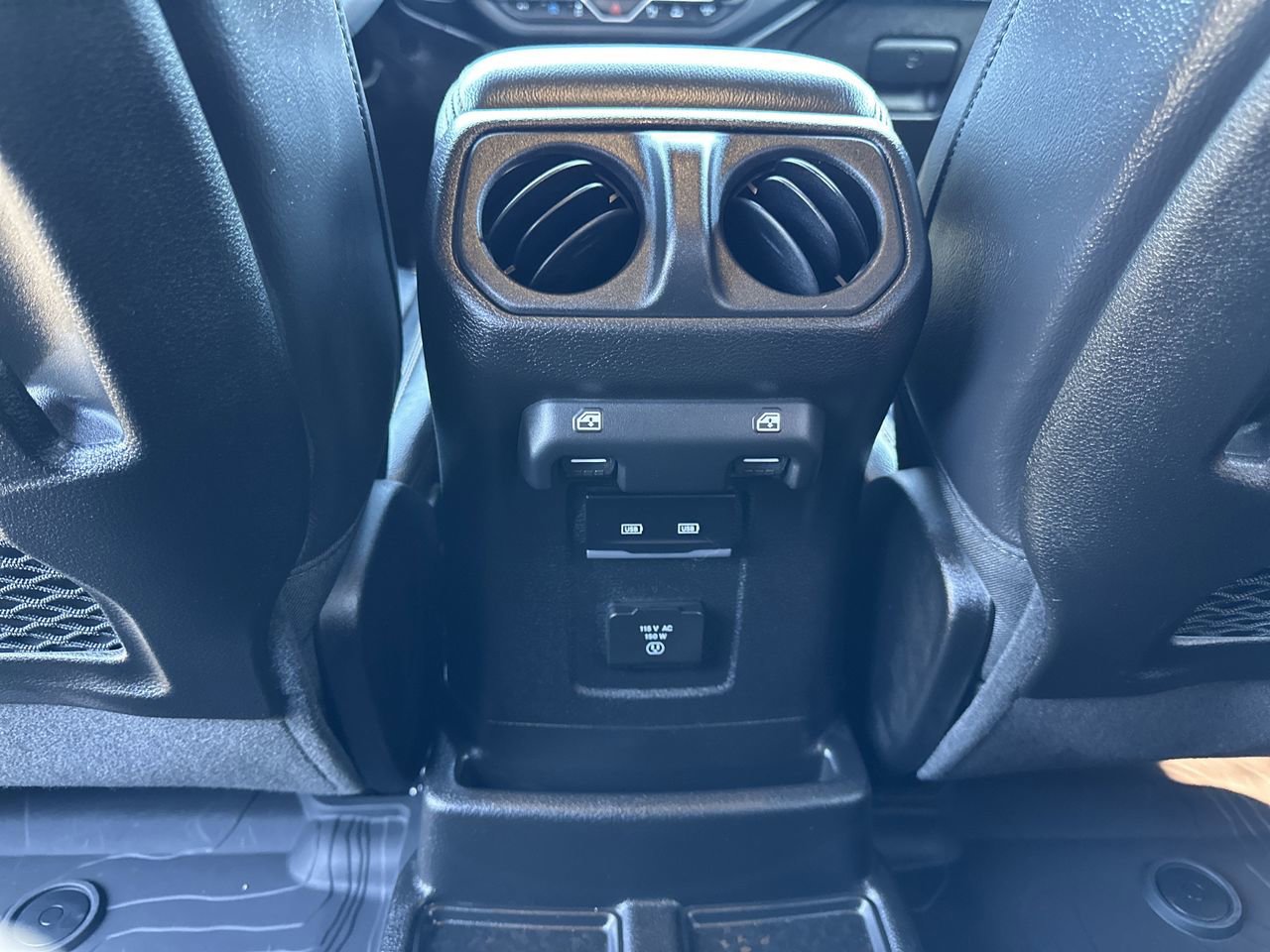 Used 2024 Jeep Wrangler Unlimited Sahara w/ Technology Group image 25