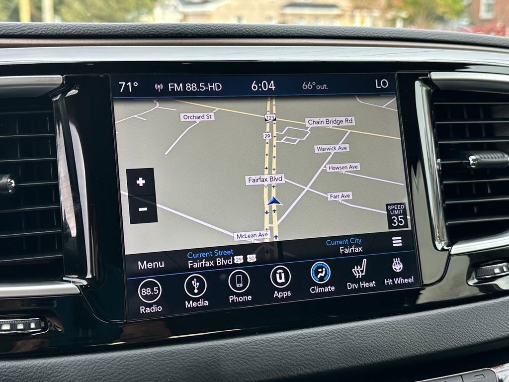 Used 2018 Chrysler Pacifica Touring-L Plus w/ Advanced Safetytec Group FWD image 31