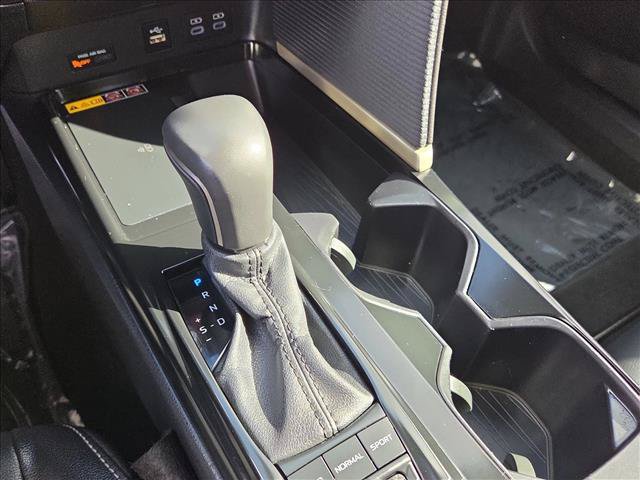 Certified 2025 Toyota Camry SE FWD image 11