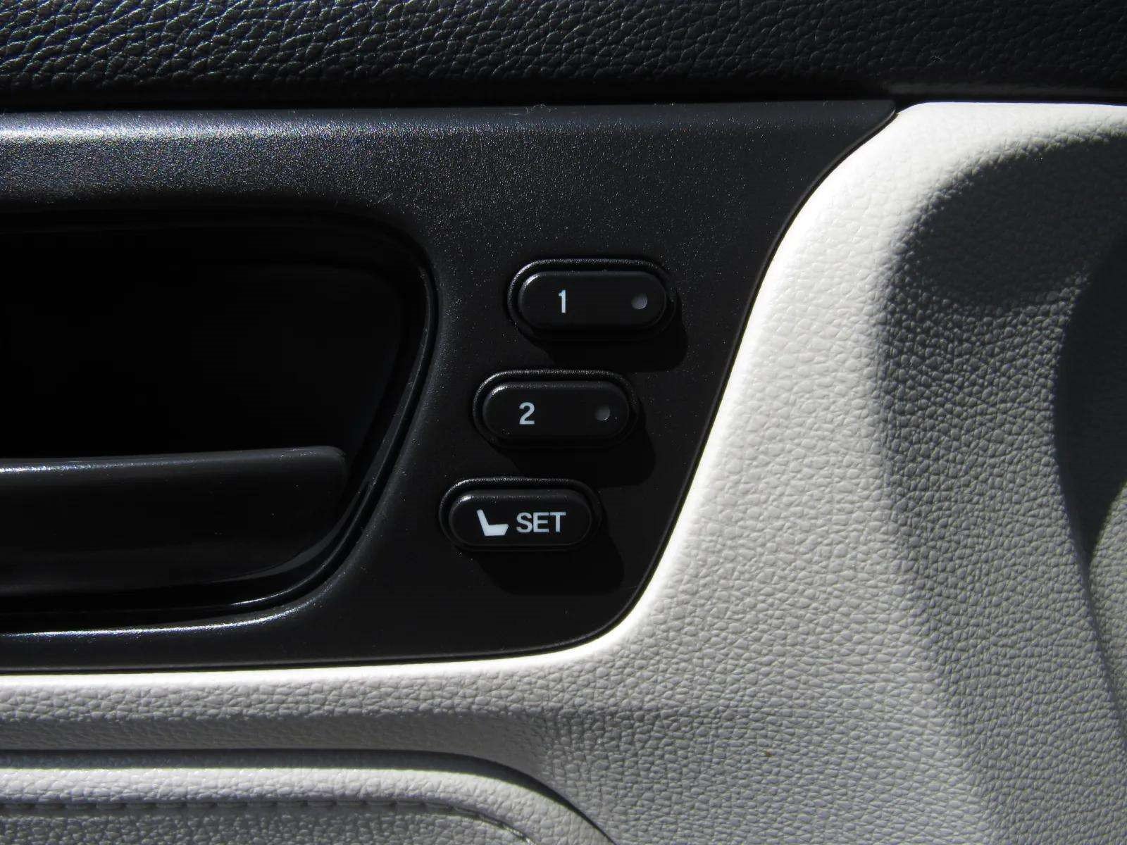 Certified 2025 Honda Odyssey EX-L image 25