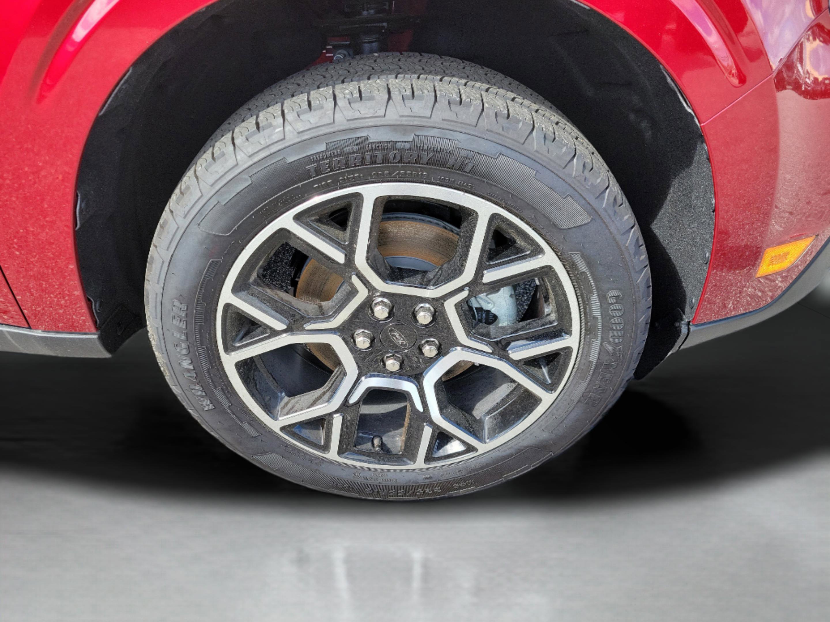 New 2026 Ford Maverick Lariat w/ 4K Tow Package image 32