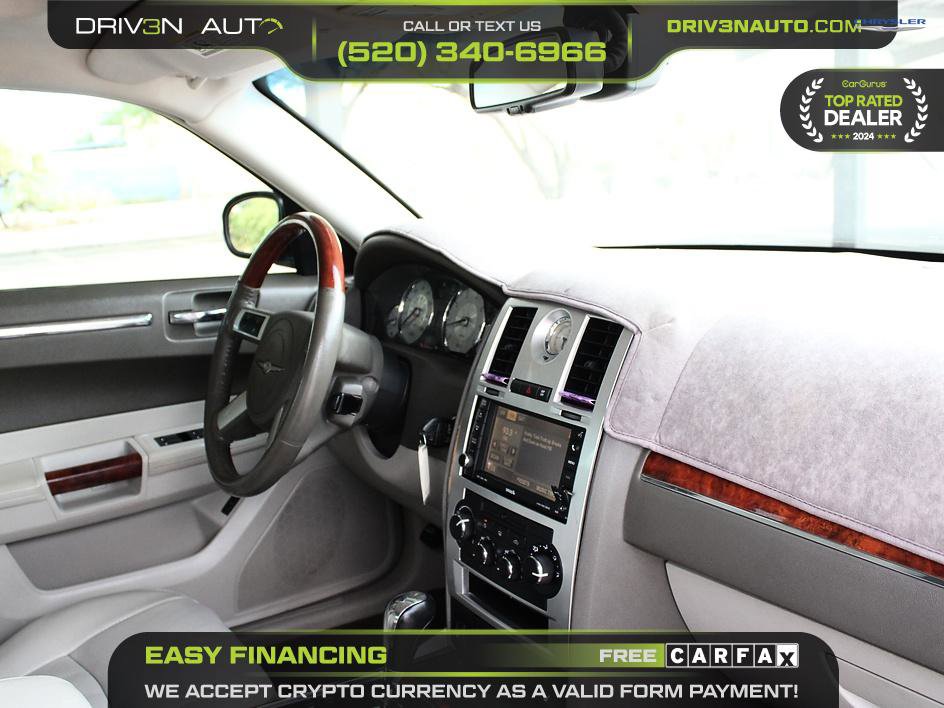 Used 2009 Chrysler 300 C w/ Luxury Group II image 17