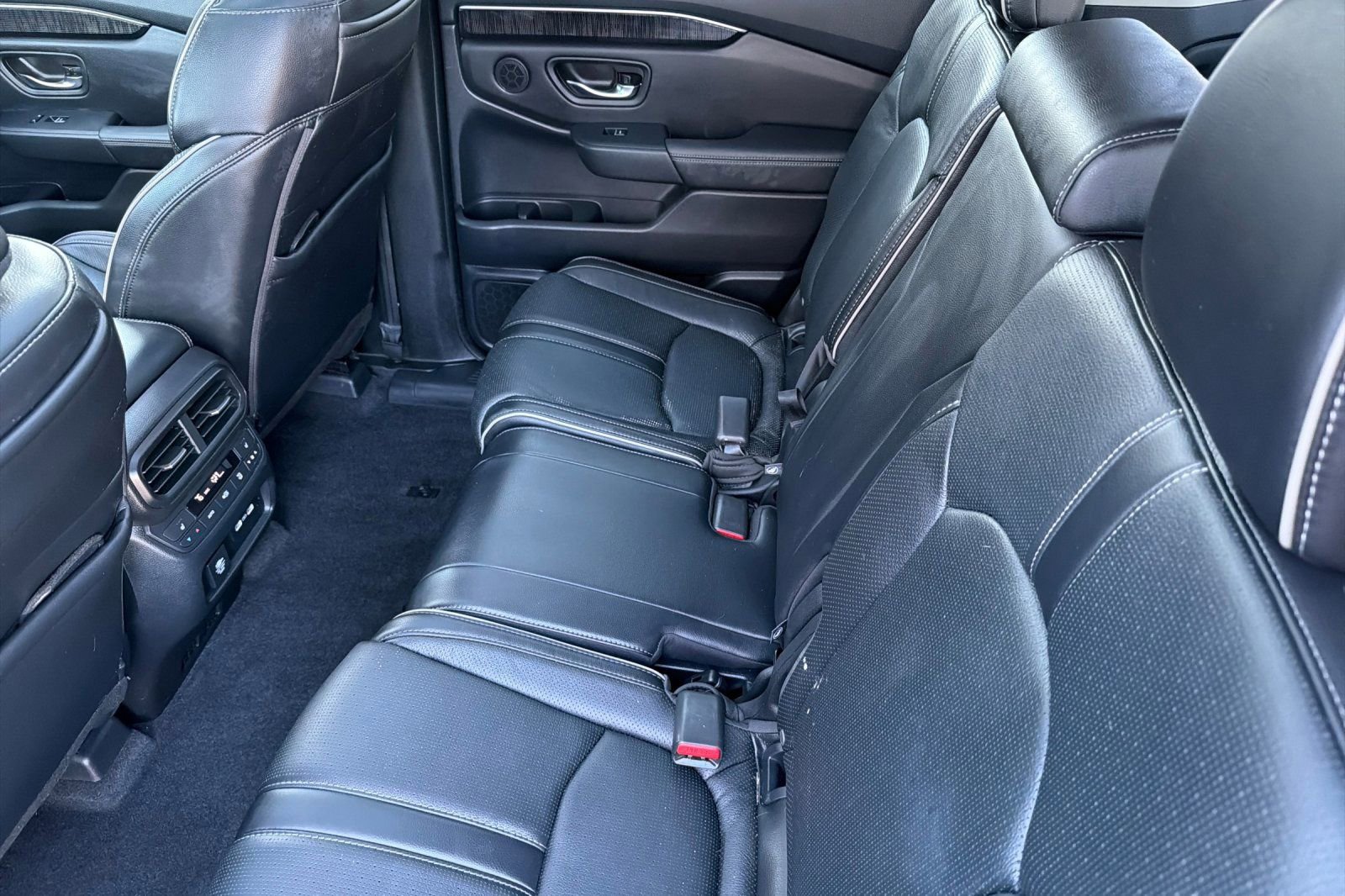 Used 2023 Honda Pilot Elite image 16