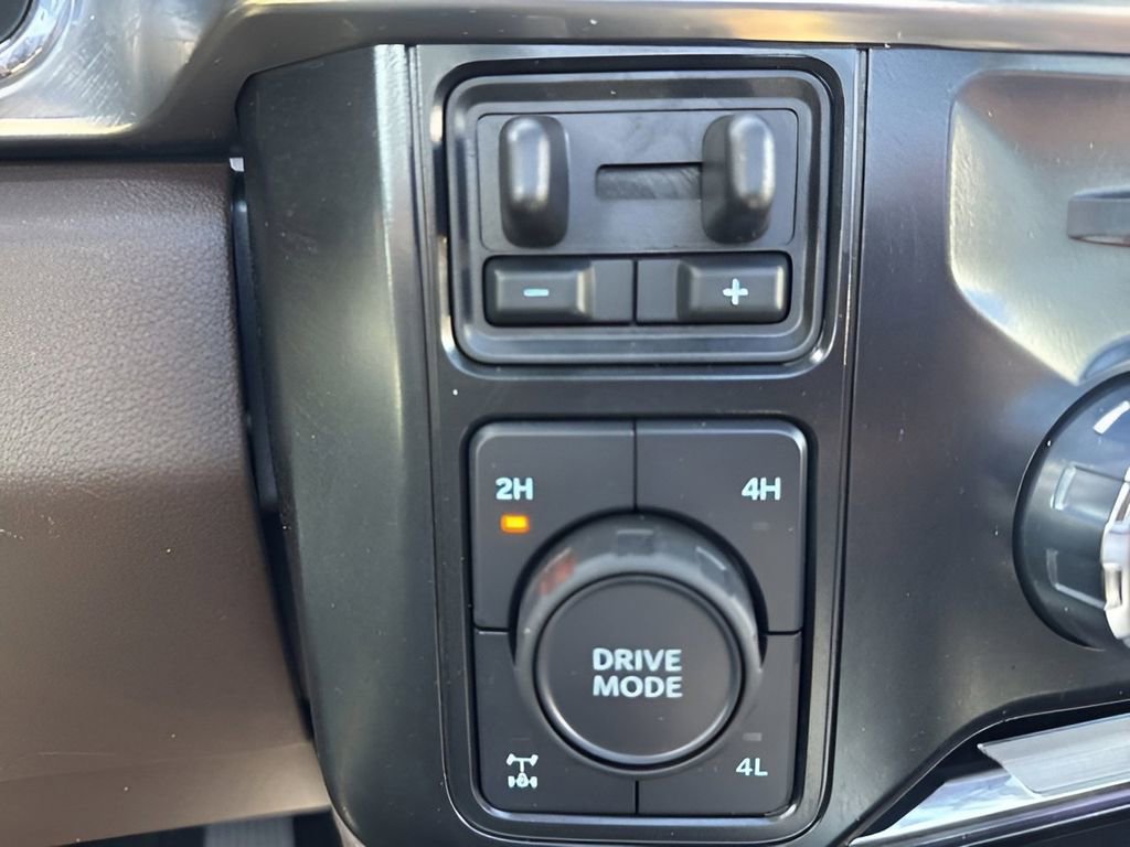 Used 2025 Ford F250 King Ranch w/ Chrome Package image 25