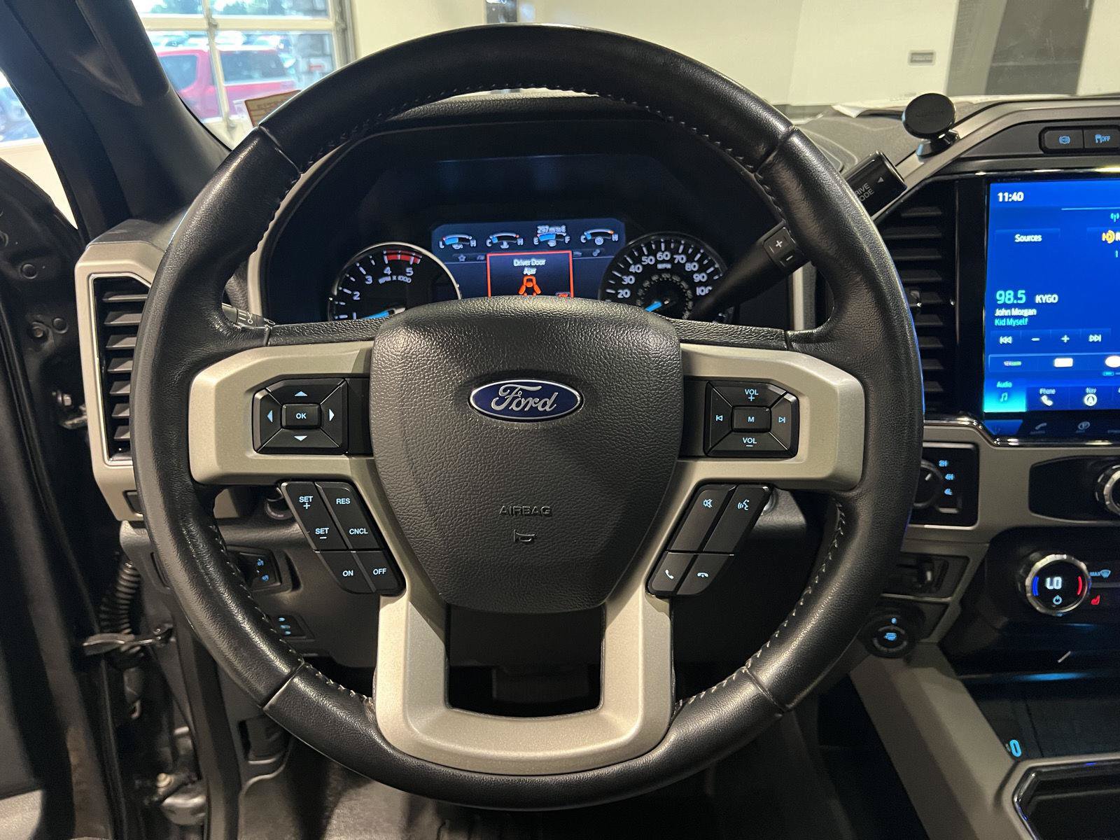 Used 2022 Ford F350 Lariat w/ Lariat Ultimate Package AWD/4WD image 12