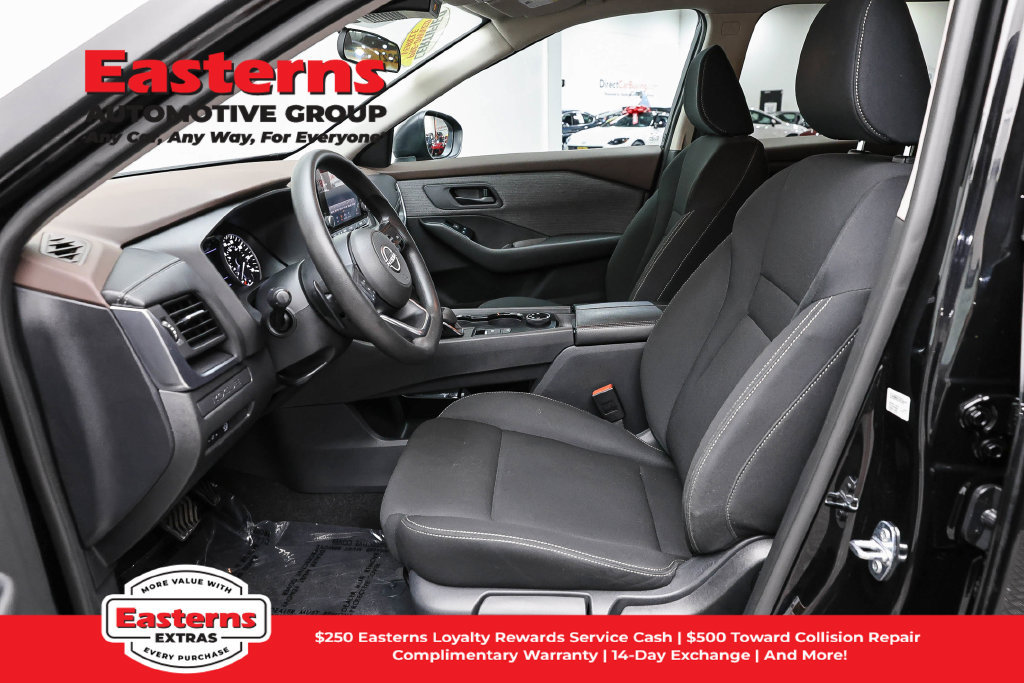 Used 2023 Nissan Rogue S AWD/4WD image 15