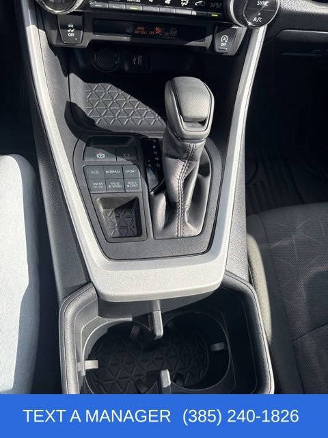 Used 2025 Toyota RAV4 XLE image 20