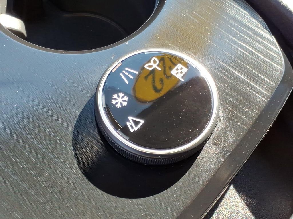 Used 2022 Nissan Rogue SV image 14